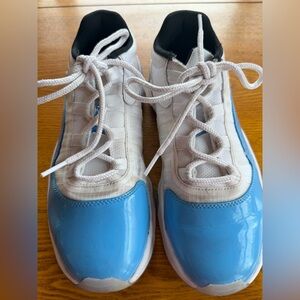 Nike Basketball Shoe 6.5Y - Blue and White